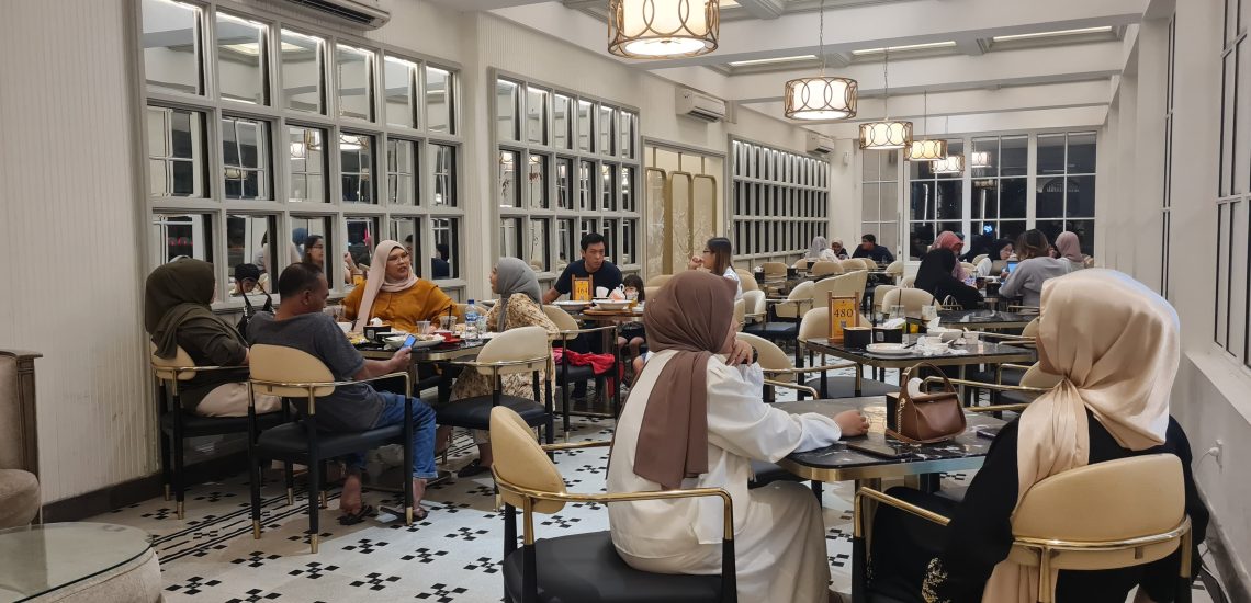 Menikmati Senja di Lafayette Coffee & Eatery - The Kitchen Note