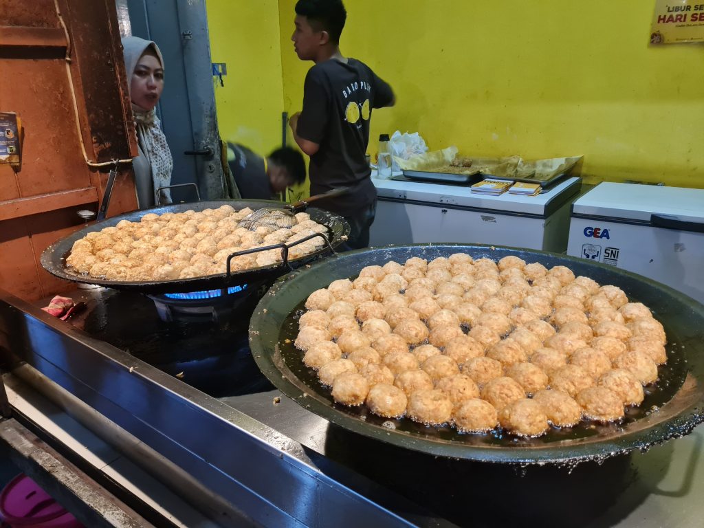 bakso goreng oro oro dowo