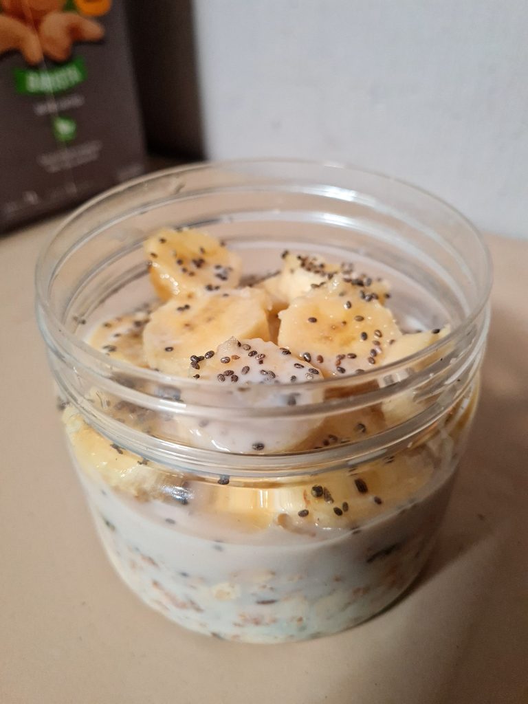 resep overnight oat dengan susu kacang mede